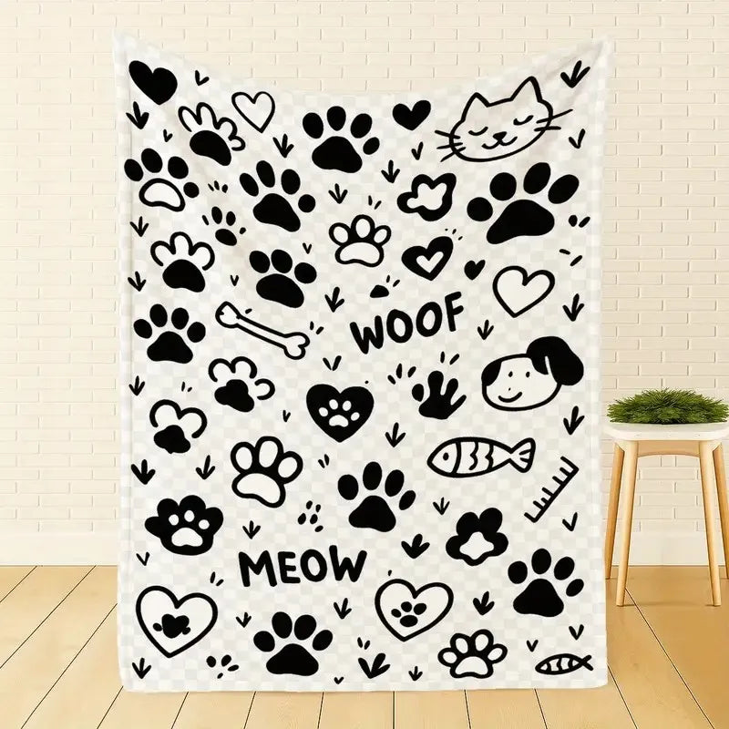 Cute Dog Paw Pattern Pet Blanket, Plush Soft And Skin-Friendly, Air Conditioning Blanket