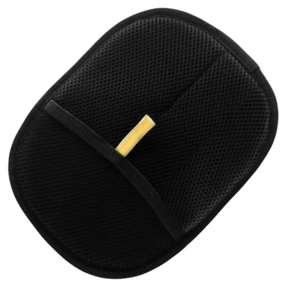 Pet Grooming Deshedding Glove removes pet hair