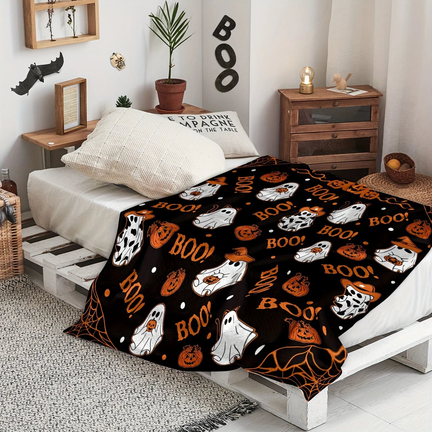 Cozy Flannel Halloween Throw Blanket - Spooky Ghosts & Pumpkins Design, Soft & Warm for Couch, Bed, Camping