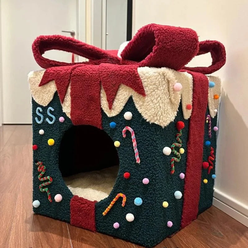 Cat's Christmas Design Nest, Warm Large Space
