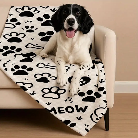 Cute Dog Paw Pattern Pet Blanket, Plush Soft And Skin-Friendly, Air Conditioning Blanket