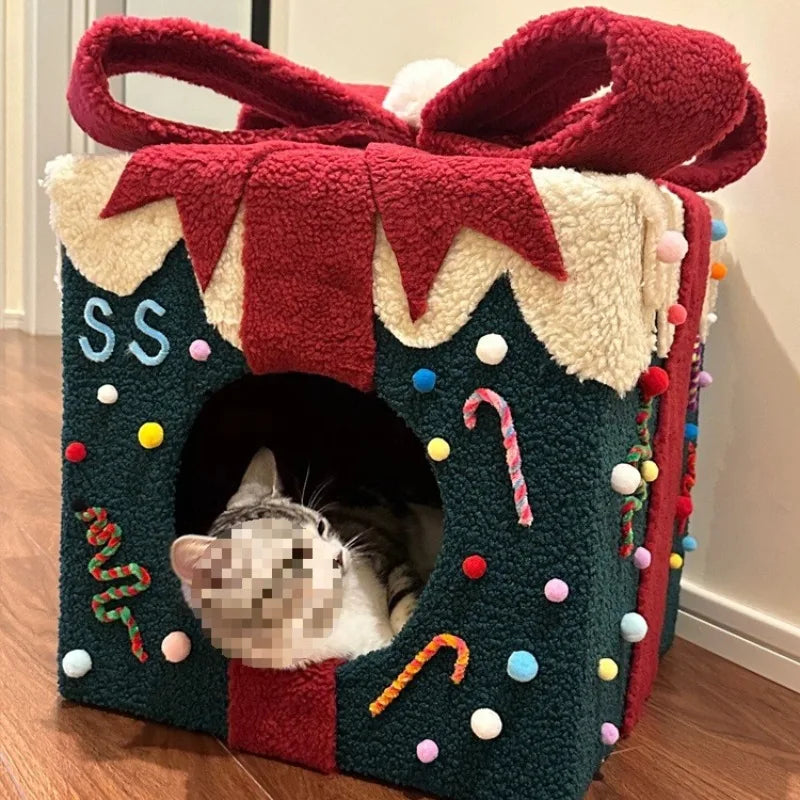 Cat's Christmas Design Nest, Warm Large Space